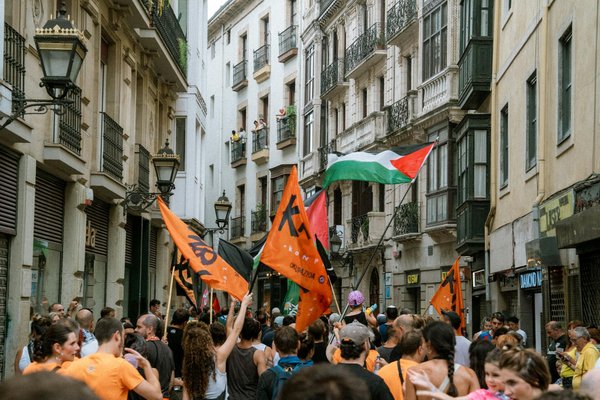 Comment créer un podcast fascinant sur les aventures des grands explorateurs ?