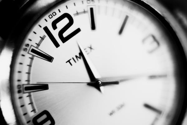 Découvrez la signification profonde de 12h22 dans votre vie